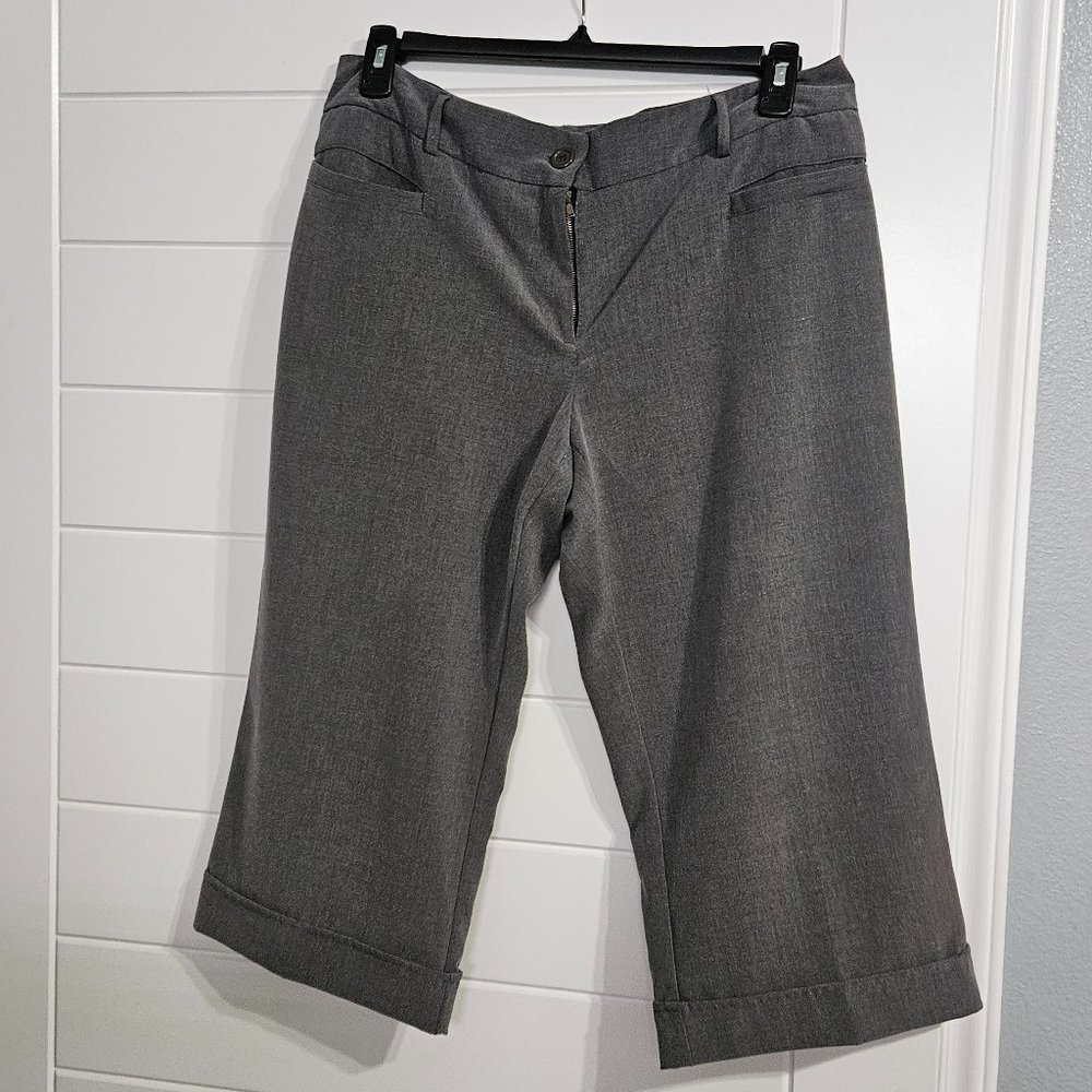 Courtenay Women's Size 14 Gray Wide Leg/Cuffed Capri Pants